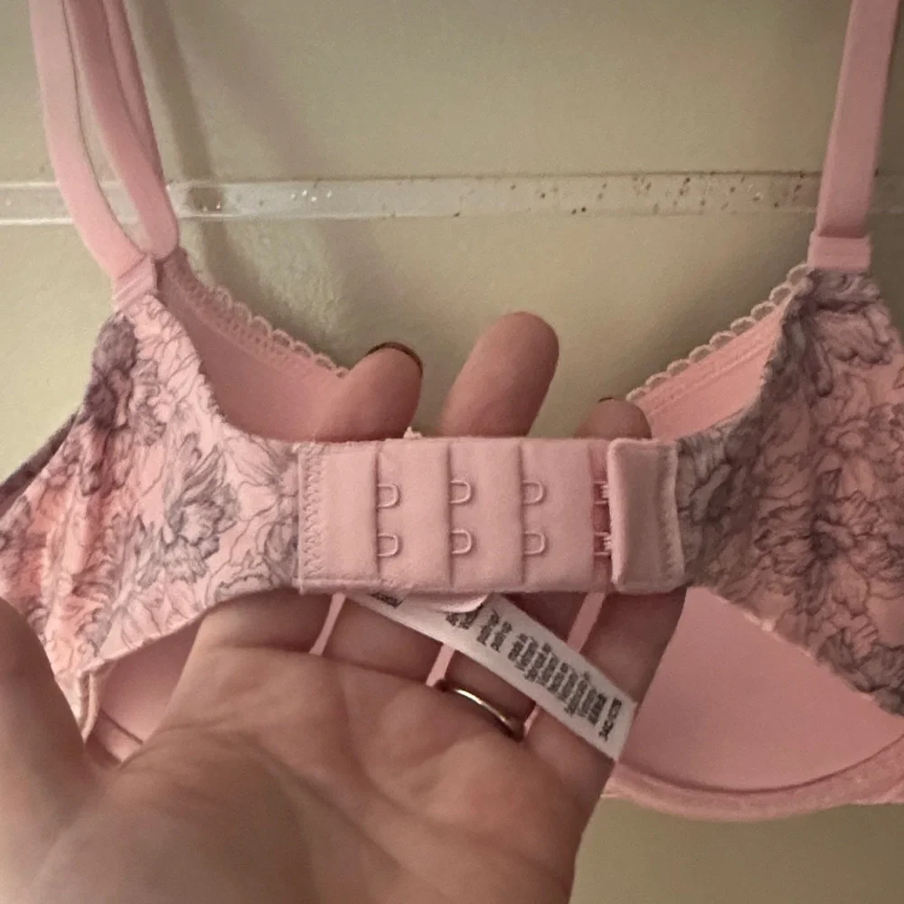 Victorias Secret Pink Floral Lace Push Up Bra‎ | 34C